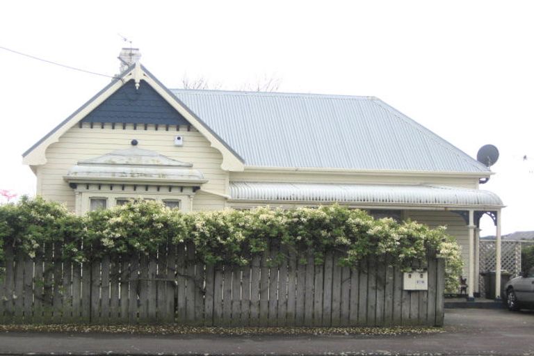 Photo of property in 284 Devon Street West, New Plymouth, 4310