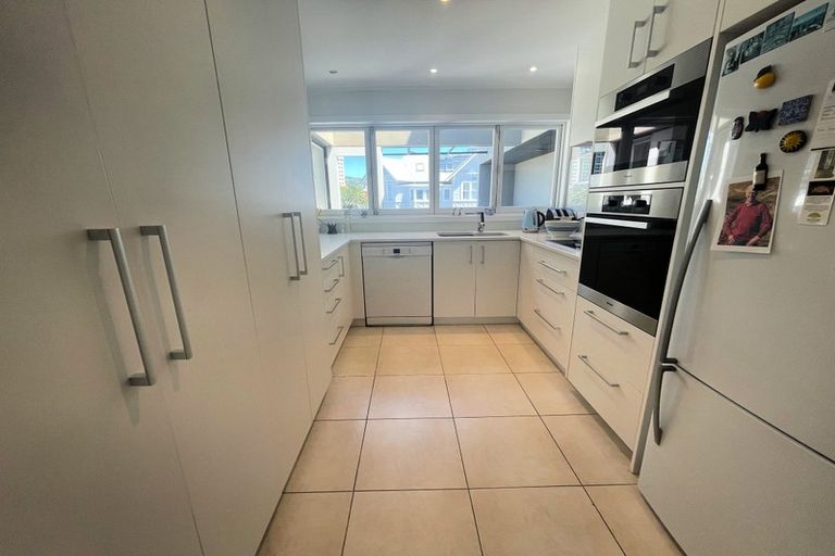 Photo of property in Highwic, 15/32 Hobson Street, Thorndon, Wellington, 6011