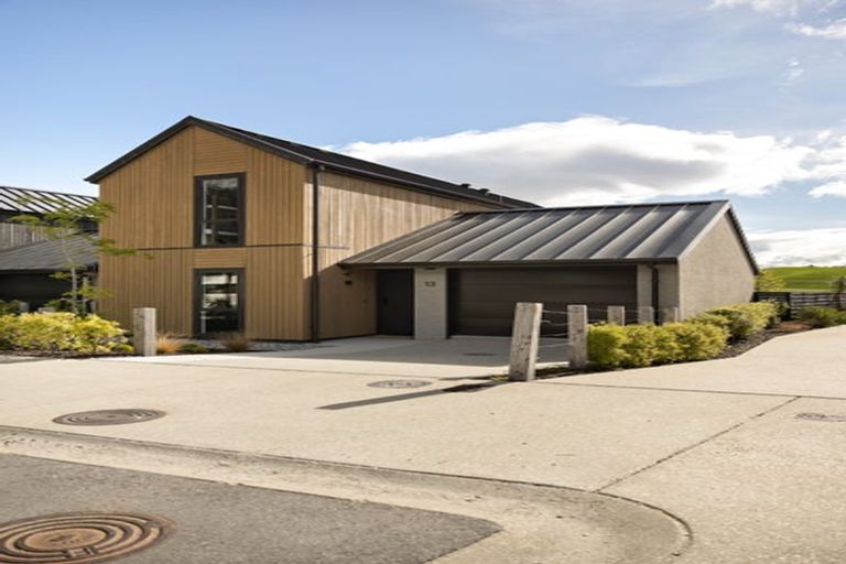 Photo of property in 13 Mcgibbon Lane, Jacks Point, 9371