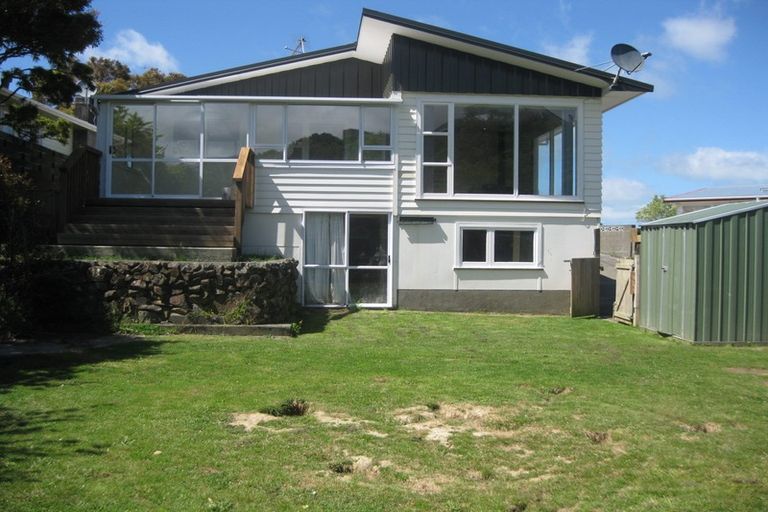 Photo of property in 18 Holly Grove, Maungaraki, Lower Hutt, 5010