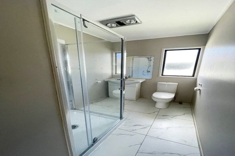 Photo of property in 15a Secretariat Place, Randwick Park, Auckland, 2105