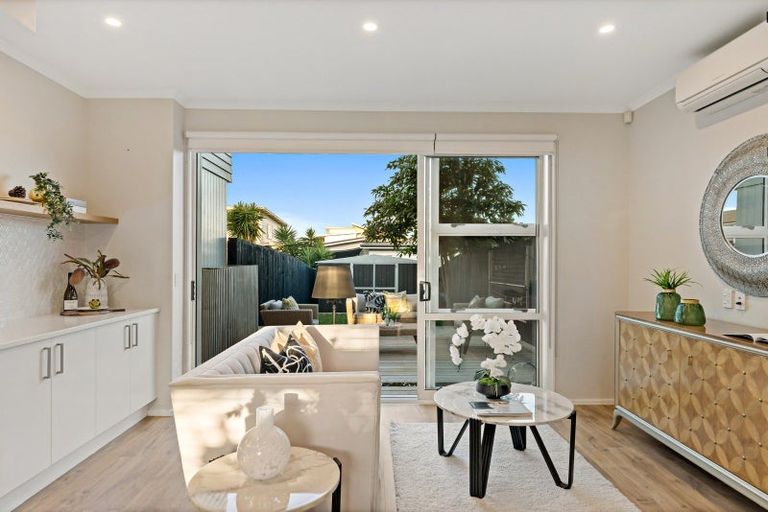 Photo of property in 6 Touhou Road, Hobsonville, Auckland, 0616