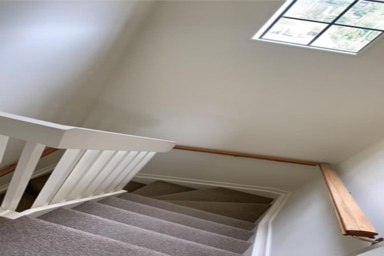 Photo of property in 1/66 Seaview Road, Glenfield, Auckland, 0629