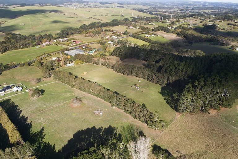 Photo of property in 1156 Peak Road, Helensville, 0875