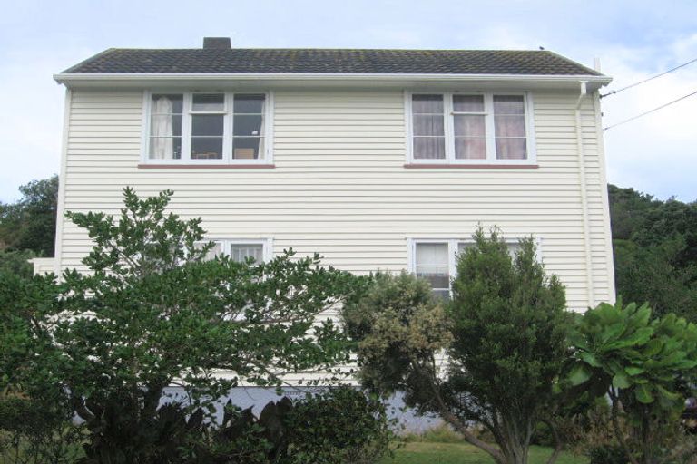 Photo of property in 5 Taiaroa Street, Strathmore Park, Wellington, 6022