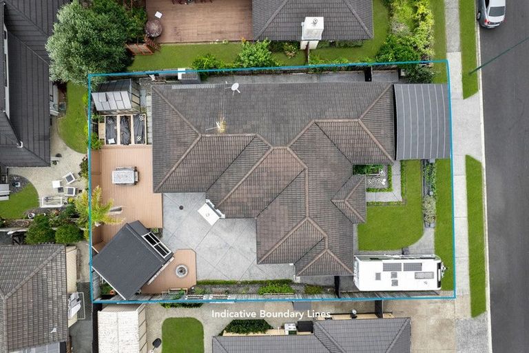 Photo of property in 28 Franshell Crescent, East Tamaki, Auckland, 2013