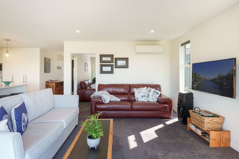 Photo of property in 77 Te Kio Crescent, Papamoa Beach, Papamoa, 3118