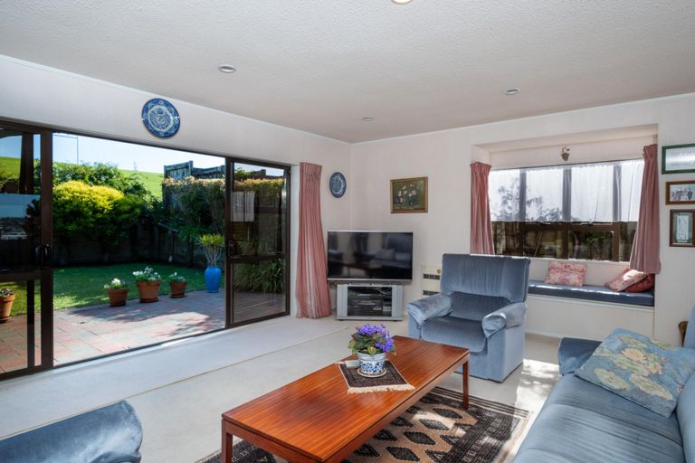 Photo of property in 52 Spence Road, Henderson, Auckland, 0612