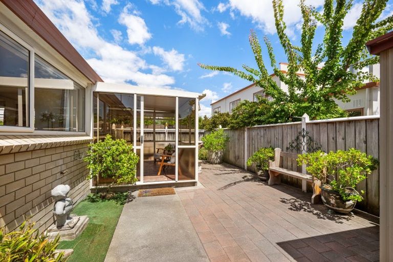 Photo of property in 9/212 Grove Road, Mayfair, Hastings, 4122