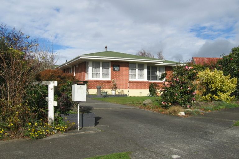 Photo of property in 9 Innes Place, Roslyn, Palmerston North, 4414