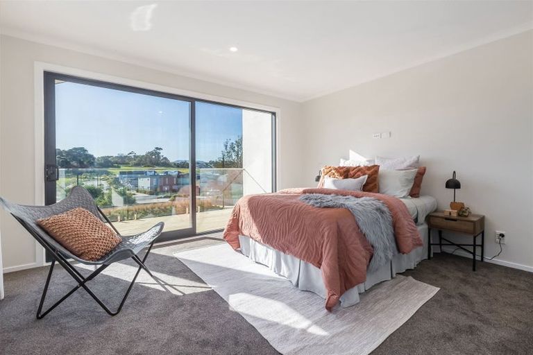 Photo of property in 3a Koreke Close, Kenepuru, 5022