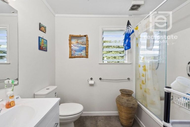 Photo of property in 15 Dalesford Street, Silverdale, Hamilton, 3216