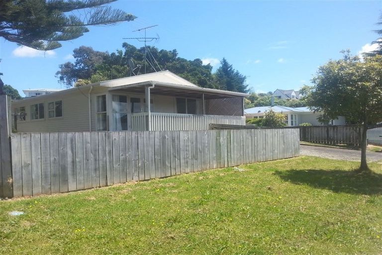 Photo of property in 48 Lauderdale Road, Birkdale, Auckland, 0626