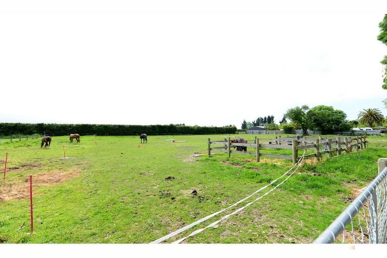 Photo of property in 66 Timaru Road, Waimate, 7924