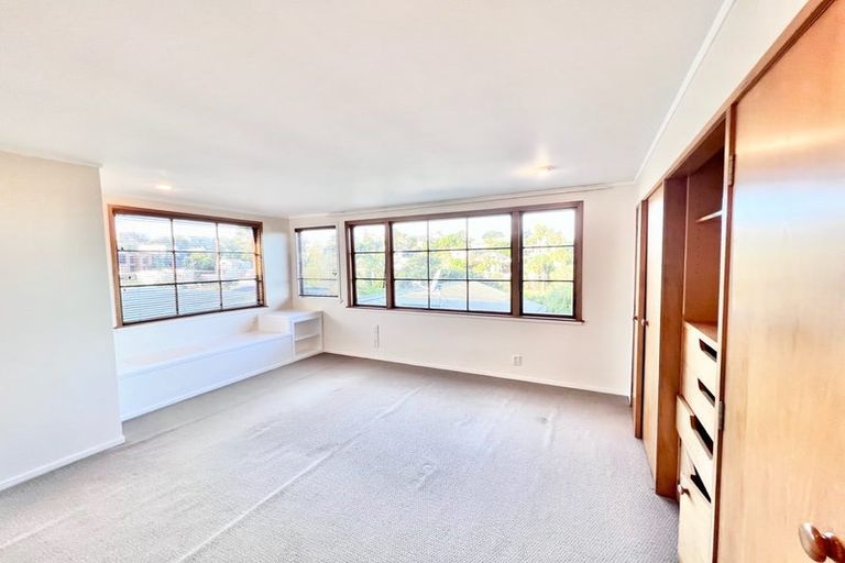 Photo of property in 76 Beach Road, Castor Bay, Auckland, 0620
