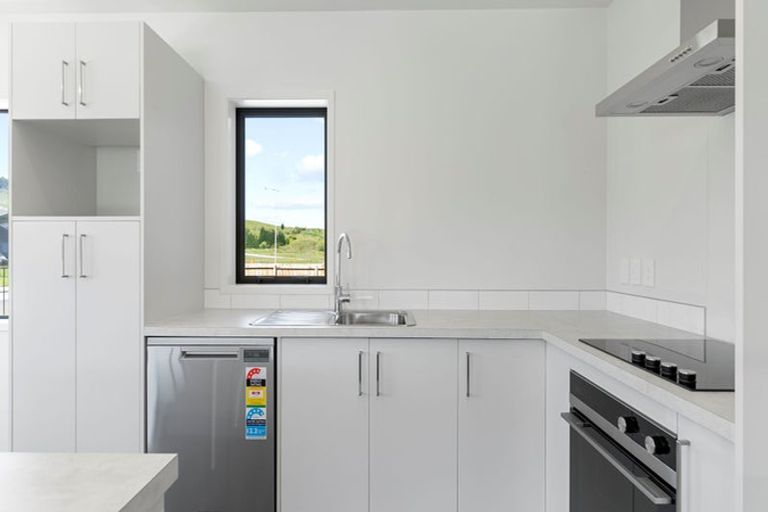 Photo of property in 16 Guy King Place, Huntly, 3700