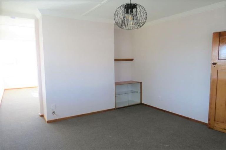 Photo of property in 35 Breakwater Road, Moturoa, New Plymouth, 4310
