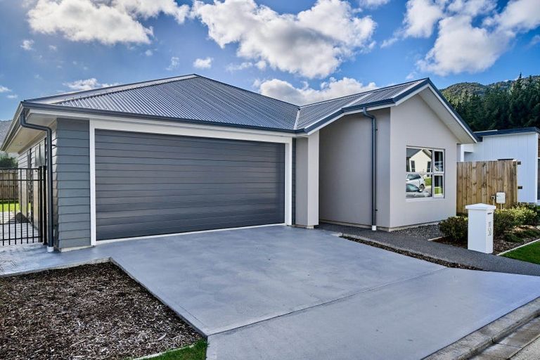 Photo of property in 50 Te Ara O Roimata, Wainuiomata, Lower Hutt, 5014