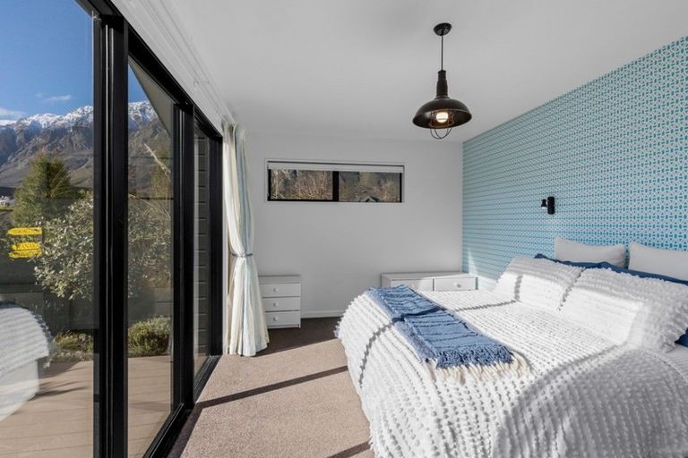 Photo of property in 6 Caithness Court, Jacks Point, Queenstown, 9371
