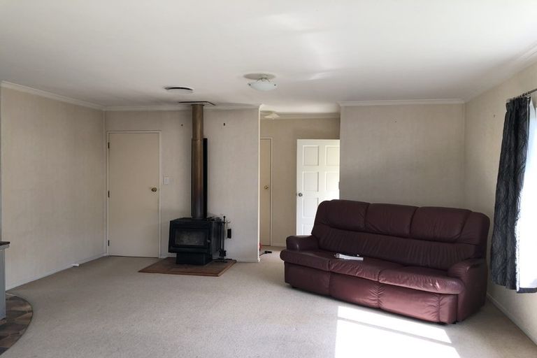 Photo of property in 64 Heatherlea Road West, Levin, 5575