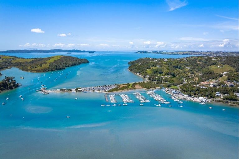 Photo of property in 8 Martin Road, Matakana, Warkworth, 0985