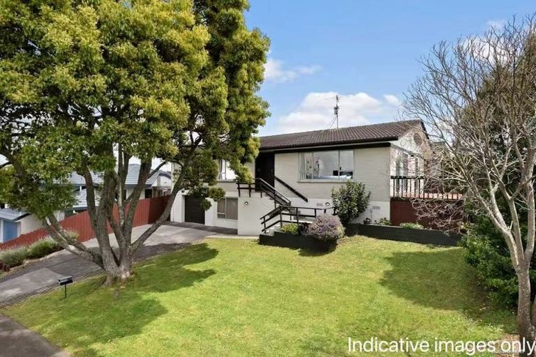 Photo of property in 1/31 Borrowdace Avenue, Botany Downs, Auckland, 2010