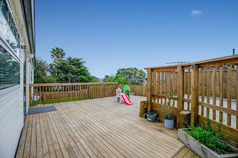 Photo of property in 103e Woodglen Road, Glen Eden, Auckland, 0602