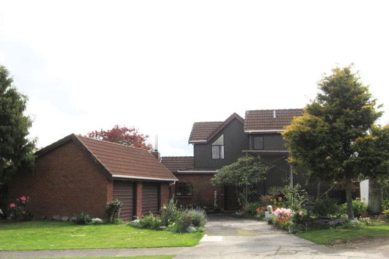 Photo of property in 4 Aries Place, Kawaha Point, Rotorua, 3010