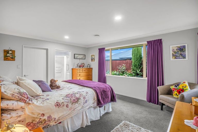 Photo of property in 10 Ropley Street, Amberley, 7410