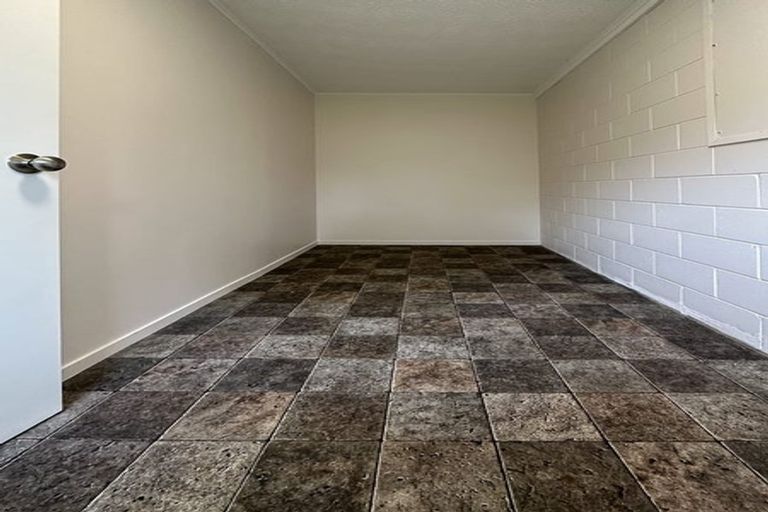 Photo of property in 2/51 Nigel Road, Browns Bay, Auckland, 0630