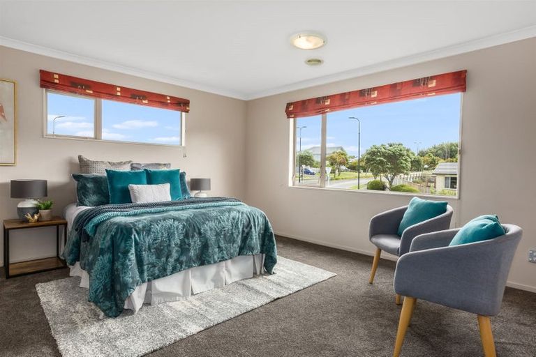 Photo of property in 2 Fiordland Place, Aotea, Porirua, 5024