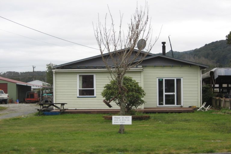 Photo of property in 42-44 Macdougall Avenue, Dunollie, Runanga, 7803