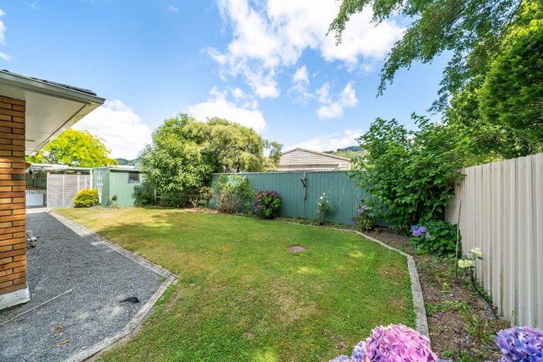 Photo of property in 2/22 Burns Grove, Trentham, Upper Hutt, 5018