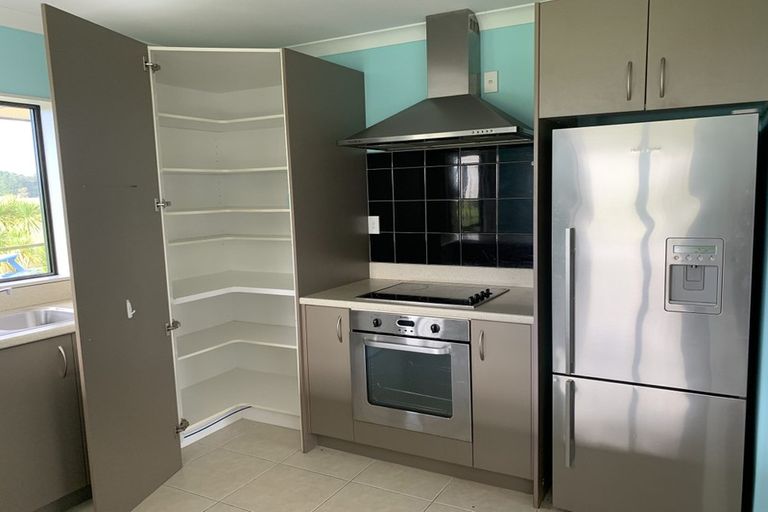 Photo of property in 81 Ohinepanea Road, Pukehina, Te Puke, 3186