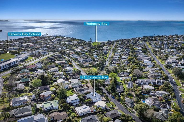 Photo of property in 21 Korotaha Terrace, Rothesay Bay, Auckland, 0630