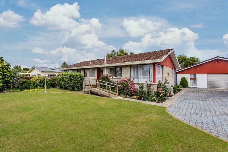 Photo of property in 7 Main North Road, Woodend, 7610