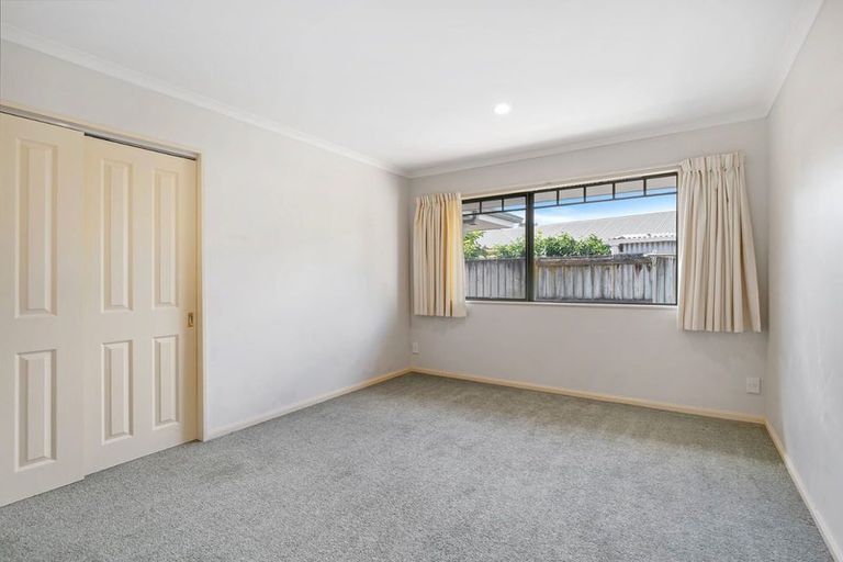 Photo of property in 30 Strachan Way, Highbury, Palmerston North, 4412
