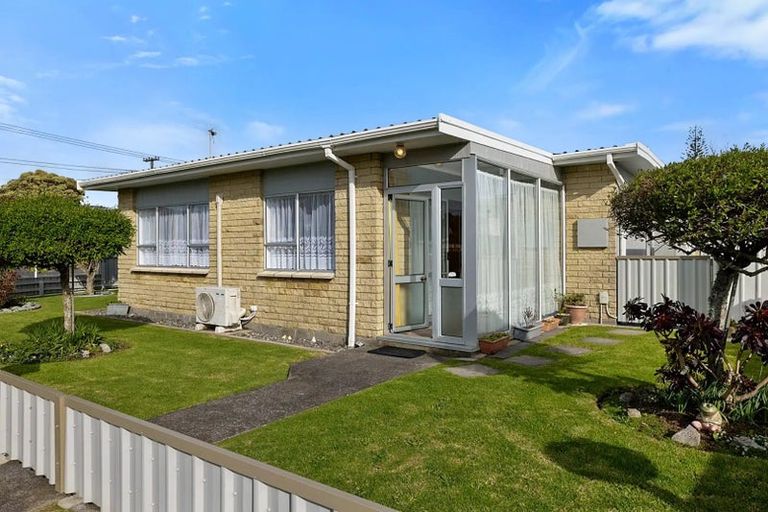 Photo of property in 1 Naumai Place, Spotswood, New Plymouth, 4310