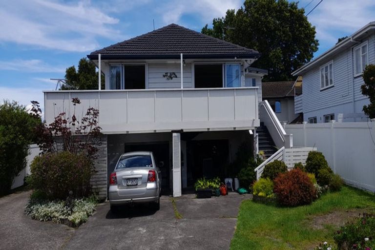 Photo of property in 31 Covil Avenue, Te Atatu South, Auckland, 0610