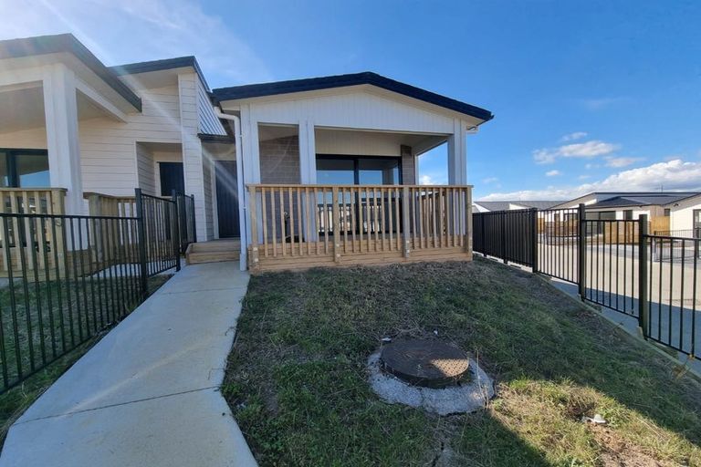 Photo of property in 3b Cronshaw Road, Karaka, Papakura, 2113