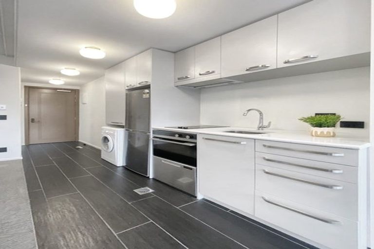 Photo of property in 2/3g Roxburgh Street, Mount Victoria, Wellington, 6011