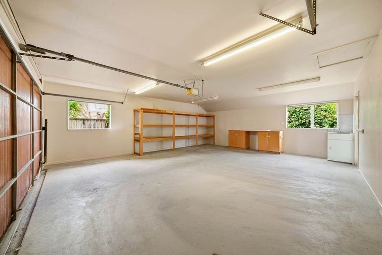 Photo of property in 22 Suncrest Drive, West Harbour, Auckland, 0618