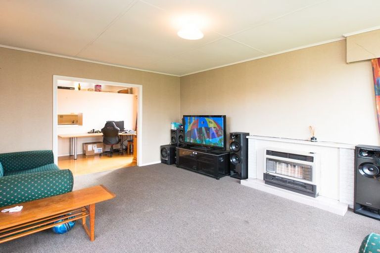 Photo of property in 43 Sutherland Crescent, Westbrook, Palmerston North, 4412