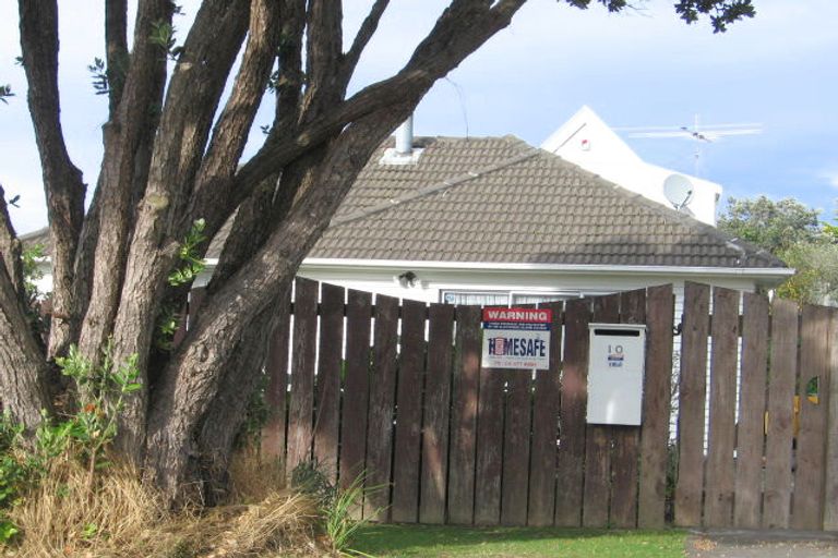Photo of property in 10 Hillary Street, Tawa, Wellington, 5028