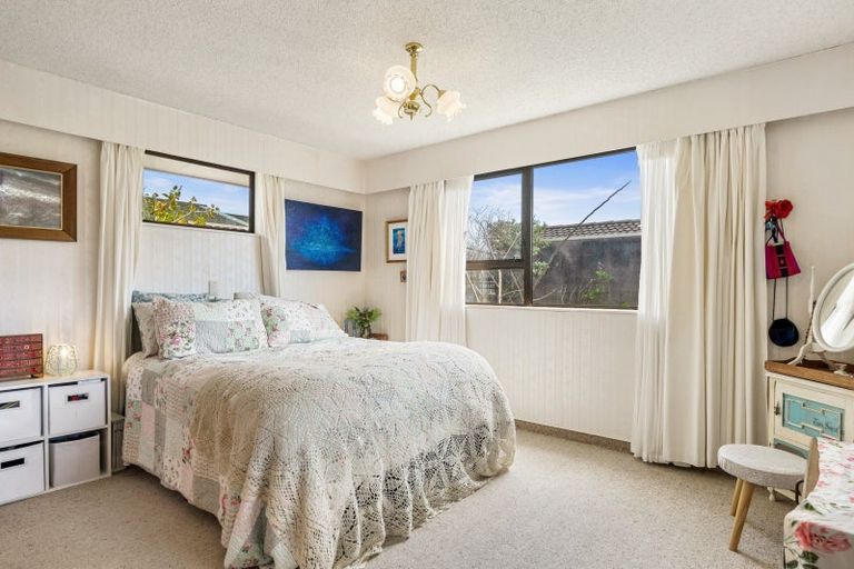 Photo of property in 98 Hillcrest Road, Raumati Beach, Paraparaumu, 5032