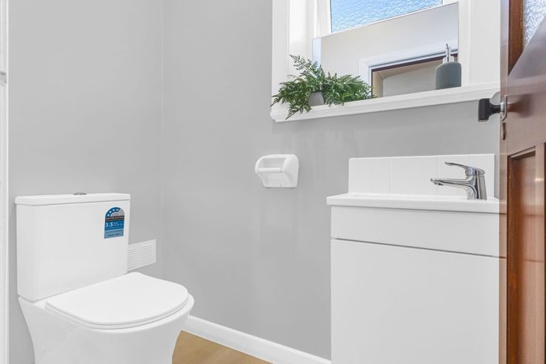 Photo of property in 7a Nathan Place, West End, Palmerston North, 4412