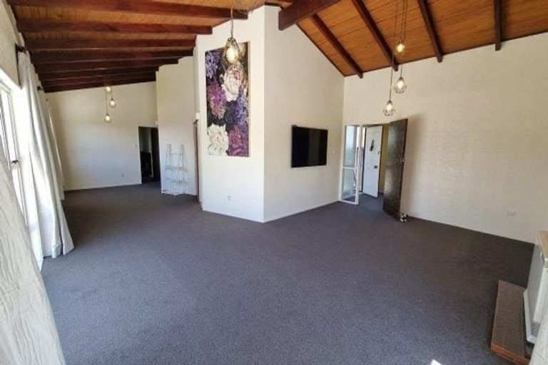 Photo of property in 31 Cranwell Street, Churton Park, Wellington, 6037