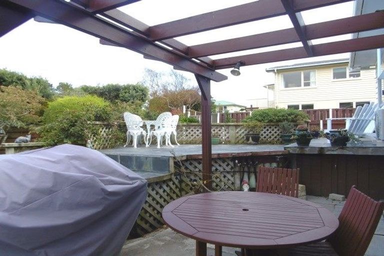 Photo of property in 28 Annan Grove, Papakowhai, Porirua, 5024