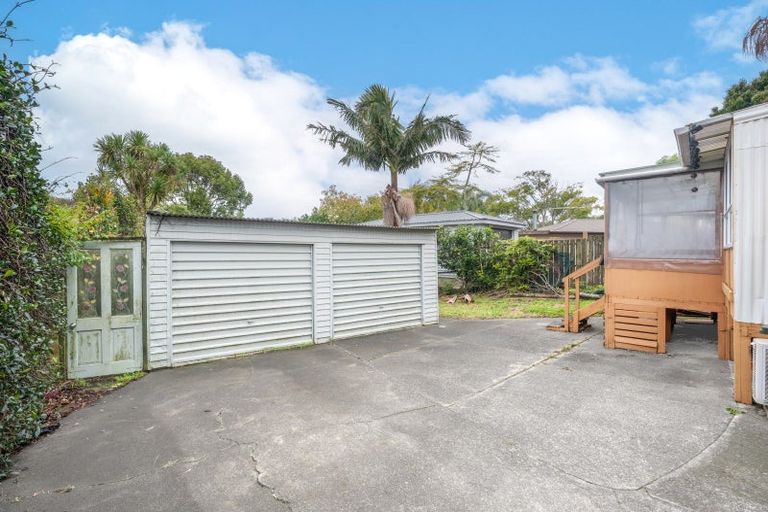 Photo of property in 56 Botany Road, Botany Downs, Auckland, 2010