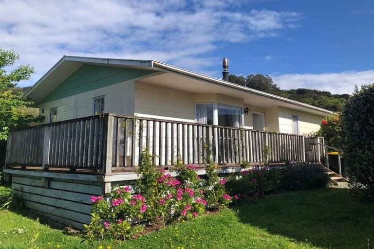 Photo of property in 37 Churchill Crescent, Featherston, 5710